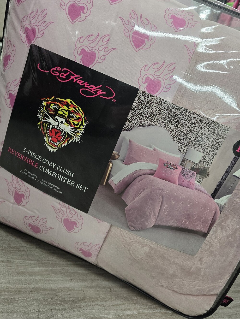Ed Hardy 5-PIECE King COZY PLUSH REVERSIBLE COMFORTER SET new